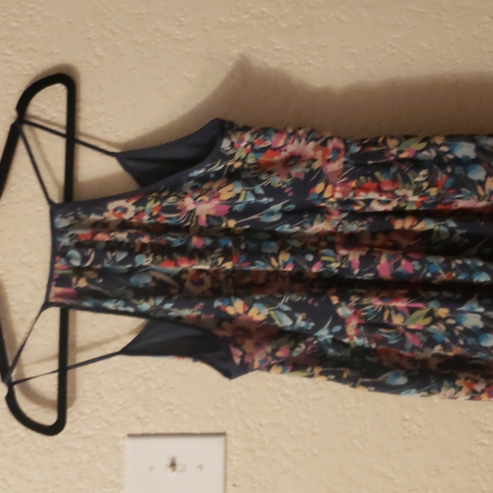 Dress - Picture 4 of 4